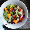 Ensalada de Quinoa, Aguacate y Mango con Vinagreta de Lima y Menta